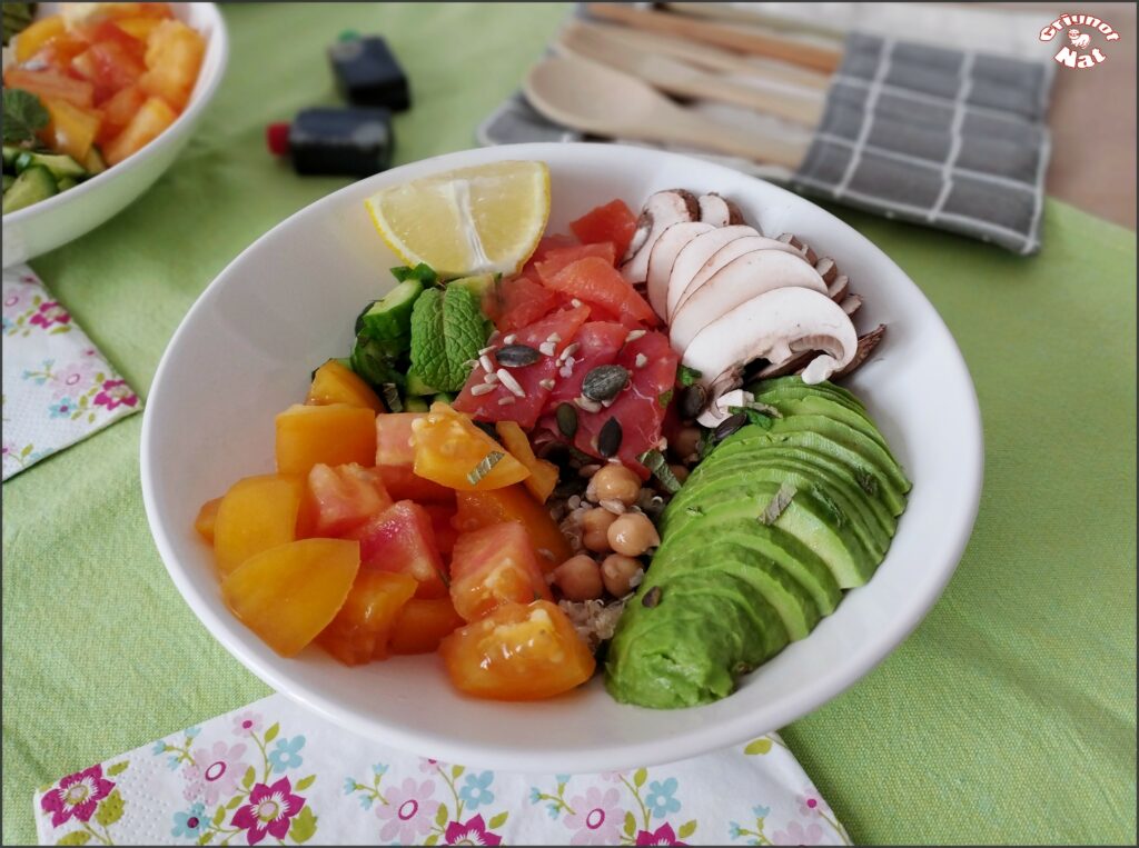 buddha bowl saumon fumé quinoa crudités 2