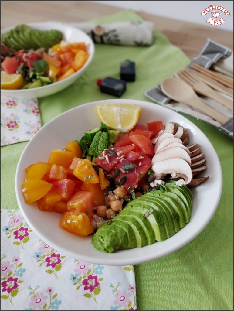 buddha bowl saumon fumé quinoa crudités